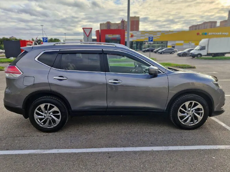 Nissan x-trail 2016. г. в. двигатель атмосферный 2.5 л! вариатор. полный привод! 170 тыс км. самая жирная комплектация для данной модели: — панорама — старт стоп — камеры 360 — слепые зоны — подогревы сидений и лобового стекла — эл привод сидений и зеркал — бесключевой доступ — двухзонный климат контроль и многое другое. все работает как положено. машина очень ухожена. на свой пробег не выглядит))) приезжайте и убедитесь в этом сами) выехала из салона 26 декабря! фактическая эксплуатация с 2017 года. официальная! один владелец с момента покупки! полностью в родной краске!!! без дтп! любые проверки с вашей стороны приветствуются. из недавнего: большое то с заменой всех тех жидкостей. вложений не требует! заказ наряды в наличии. юридически чистая. два ключа в комплекте. автомобиль в донецке. цена 1 650 000 ₽ тел: + 79491452569 вадим. - фотография - 5