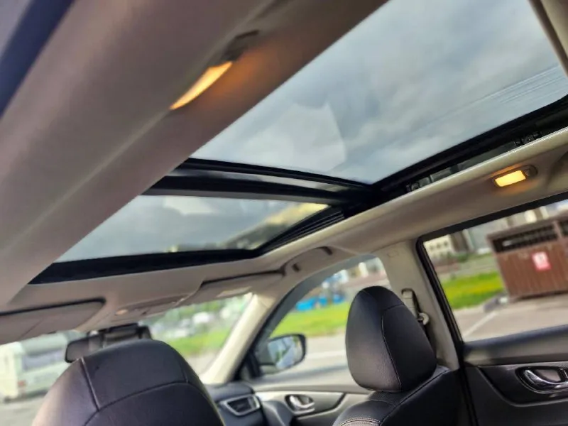 Nissan x-trail 2016. г. в. двигатель атмосферный 2.5 л! вариатор. полный привод! 170 тыс км. самая жирная комплектация для данной модели: — панорама — старт стоп — камеры 360 — слепые зоны — подогревы сидений и лобового стекла — эл привод сидений и зеркал — бесключевой доступ — двухзонный климат контроль и многое другое. все работает как положено. машина очень ухожена. на свой пробег не выглядит))) приезжайте и убедитесь в этом сами) выехала из салона 26 декабря! фактическая эксплуатация с 2017 года. официальная! один владелец с момента покупки! полностью в родной краске!!! без дтп! любые проверки с вашей стороны приветствуются. из недавнего: большое то с заменой всех тех жидкостей. вложений не требует! заказ наряды в наличии. юридически чистая. два ключа в комплекте. автомобиль в донецке. цена 1 650 000 ₽ тел: + 79491452569 вадим. - фотография - 8