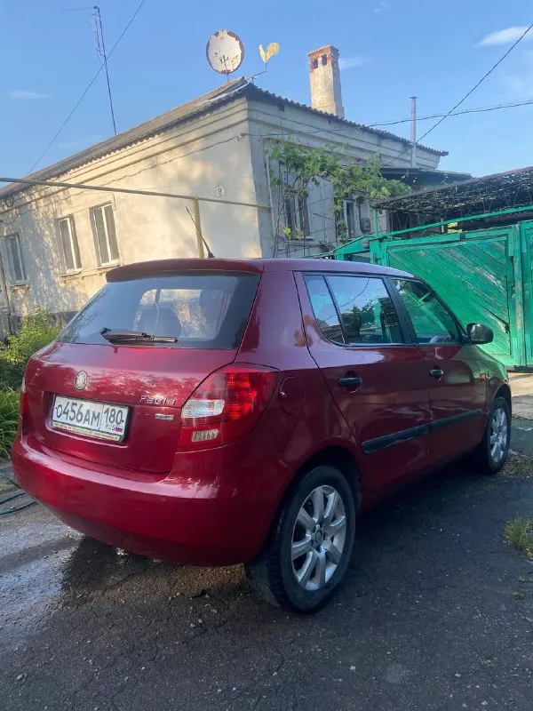 Skoda fabia 2007 htc хэтчбек -пробег 287000 -1.2 мотор бензин -мкпп -гур -передние стекло подьемники -регулировка руля -обогрев стекол -кондиционер кузов без гнили салон целый рф учет осмотр макеевка цена 450000 руб. тел. +79493363786 телеграмм - фотография - 7