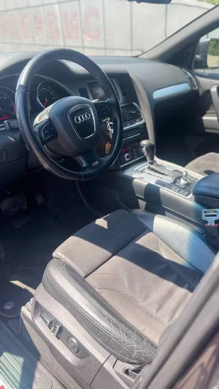 Продам audi q7, 2009год. рестайлинг. 3.0 самый надежный. машина в отличном состоянии, s-line пакет, кожаный салон с альконтарой тоже s-line, 2-х зонный климат контроль, без пневмы, круиз контроль, подогрев сидений, диски r20, два комплекта резины. в отличном состоянии. полностью обслужена. пробег 240. цена 2.100.000. возможна продажа в кредит. осмотр донецк +79494956671 богдан +7-985-208-16-09. +79494498253 📞 звоните: +7(949)4956671 - фотография - 7