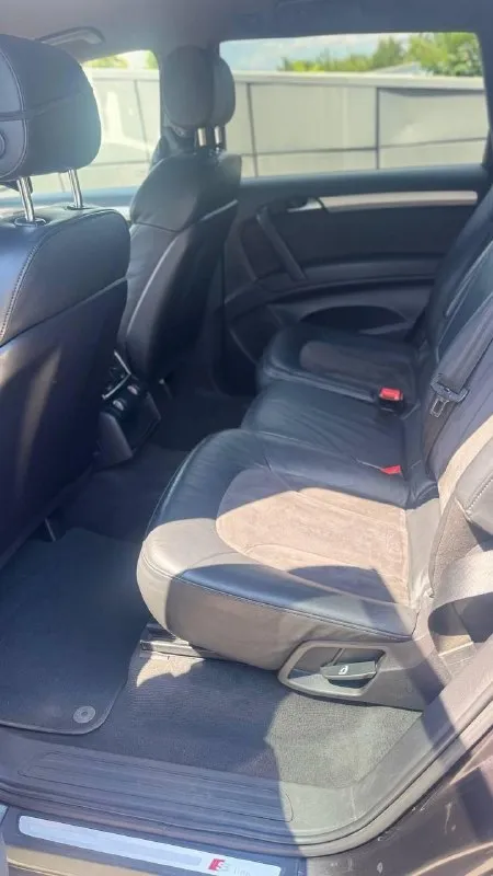 Продам audi q7, 2009год. рестайлинг. 3.0 самый надежный. машина в отличном состоянии, s-line пакет, кожаный салон с альконтарой тоже s-line, 2-х зонный климат контроль, без пневмы, круиз контроль, подогрев сидений, диски r20, два комплекта резины. в отличном состоянии. полностью обслужена. пробег 240. цена 2.100.000. возможна продажа в кредит. осмотр донецк +79494956671 богдан +7-985-208-16-09. +79494498253 📞 звоните: +7(949)4956671 - фотография - 8
