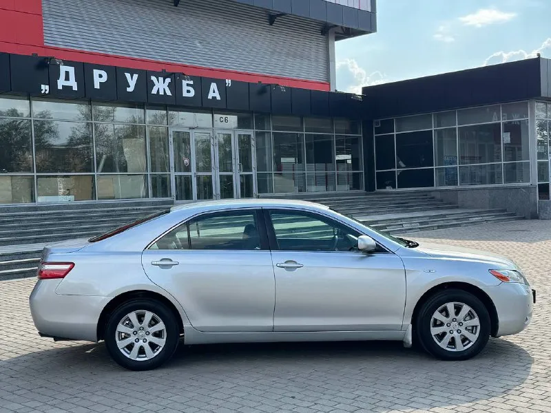 Продам срочно сtoyota camry 243.000км 2.4 живая не гнилая мотор коробка без нареканий в хорошей комплектации климат рабочи ходовка как мячик машина в очень хорошем состоянии для своих лет без дтп мотор масло не есть авто без вложений сель и поехал все остальные вопросы по телефону звоните пишите ! +7949-467-65-94 цена 870.000торг - фотография - 2