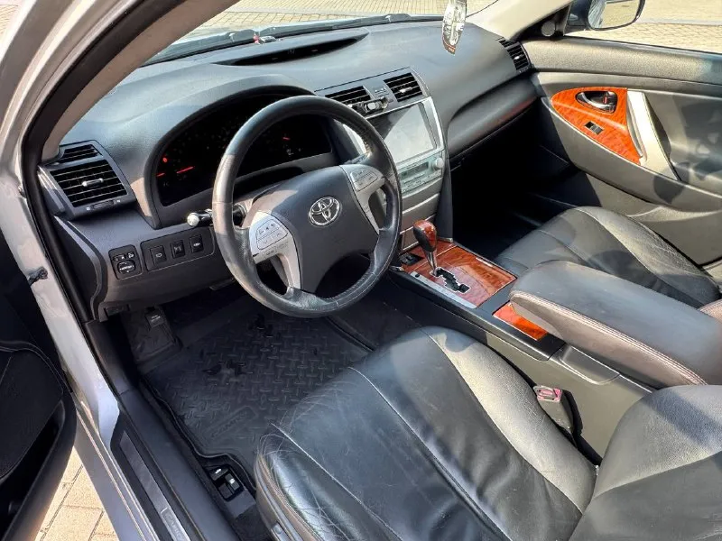 Продам срочно сtoyota camry 243.000км 2.4 живая не гнилая мотор коробка без нареканий в хорошей комплектации климат рабочи ходовка как мячик машина в очень хорошем состоянии для своих лет без дтп мотор масло не есть авто без вложений сель и поехал все остальные вопросы по телефону звоните пишите ! +7949-467-65-94 цена 870.000торг - фотография - 5