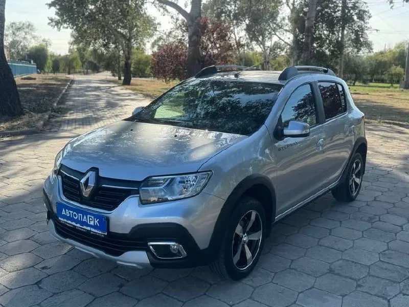 🇫🇷 renault sandero stepway 💰цена: 1 300 000р. 🏢город: мариуполь 📅год выпуска: 2020 🧾пробег: 47 140 км. ⚙️двигатель: 1.6 16v. ⛽топливо: бензин ⚙️кпп: механика 📞 телефон: +7-949-551-91-52 +7-949-727-41-51 +7-989-263-55-56 💾 о. .. инал. ✅ куплена в январе 2021. ✅ оригинальный пробег. ✅ родная краска 100% ✅ максимальная комплектация. самый лучший двигатель в линейке renault н4м 1.6 16-клапанный, простой и надёжный, коробка переключает идеально. салон как в новой машине. вложений не требует никаких. кондиционер ❄️, полный электропакет, гур, abs, птф, центральный замок, два ключа, рейлинги на крыше, круиз-контроль, красивые литые диски на родной резине continental. улица шевченко 2️⃣6️⃣9️⃣ 🏦 возможна продажа в кредит по двум документам. - фотография - 3
