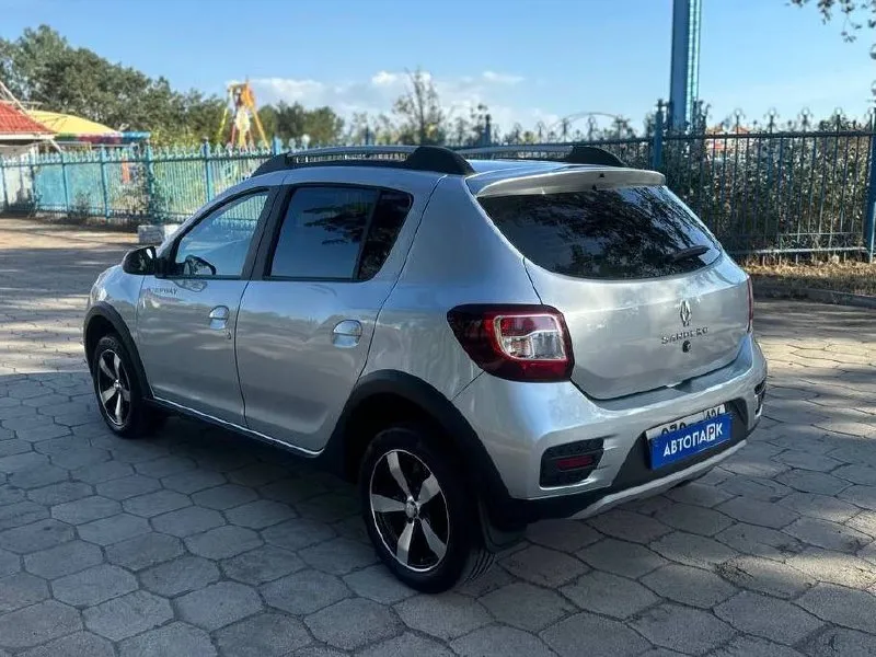 🇫🇷 renault sandero stepway 💰цена: 1 300 000р. 🏢город: мариуполь 📅год выпуска: 2020 🧾пробег: 47 140 км. ⚙️двигатель: 1.6 16v. ⛽топливо: бензин ⚙️кпп: механика 📞 телефон: +7-949-551-91-52 +7-949-727-41-51 +7-989-263-55-56 💾 о. .. инал. ✅ куплена в январе 2021. ✅ оригинальный пробег. ✅ родная краска 100% ✅ максимальная комплектация. самый лучший двигатель в линейке renault н4м 1.6 16-клапанный, простой и надёжный, коробка переключает идеально. салон как в новой машине. вложений не требует никаких. кондиционер ❄️, полный электропакет, гур, abs, птф, центральный замок, два ключа, рейлинги на крыше, круиз-контроль, красивые литые диски на родной резине continental. улица шевченко 2️⃣6️⃣9️⃣ 🏦 возможна продажа в кредит по двум документам. - фотография - 4