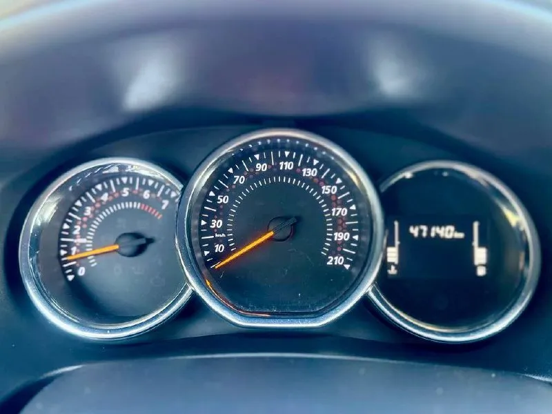 🇫🇷 renault sandero stepway 💰цена: 1 300 000р. 🏢город: мариуполь 📅год выпуска: 2020 🧾пробег: 47 140 км. ⚙️двигатель: 1.6 16v. ⛽топливо: бензин ⚙️кпп: механика 📞 телефон: +7-949-551-91-52 +7-949-727-41-51 +7-989-263-55-56 💾 о. .. инал. ✅ куплена в январе 2021. ✅ оригинальный пробег. ✅ родная краска 100% ✅ максимальная комплектация. самый лучший двигатель в линейке renault н4м 1.6 16-клапанный, простой и надёжный, коробка переключает идеально. салон как в новой машине. вложений не требует никаких. кондиционер ❄️, полный электропакет, гур, abs, птф, центральный замок, два ключа, рейлинги на крыше, круиз-контроль, красивые литые диски на родной резине continental. улица шевченко 2️⃣6️⃣9️⃣ 🏦 возможна продажа в кредит по двум документам. - фотография - 9