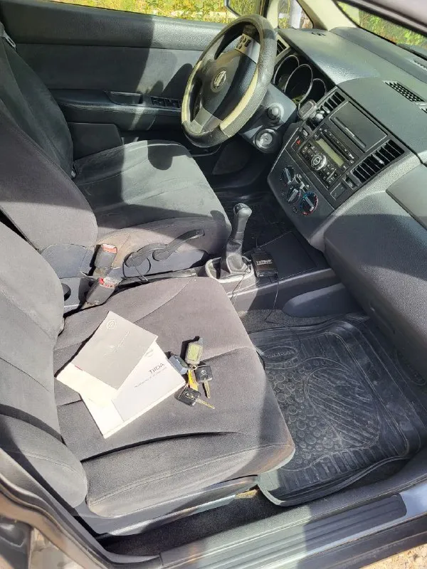 Nissan tiida (ниссан тиида) 2008 год, в хорошем состоянии, два хозяина и чистая автотека. двигатель 1.6 на механике, работают отлично, ходовая вся сделанная, кузов очень достойный, новая резина. много лет в одних руках, хозяйская машина. всё работает как надо. цена 620000 рублей, торг. донецк +79494077671 николай - фотография - 4