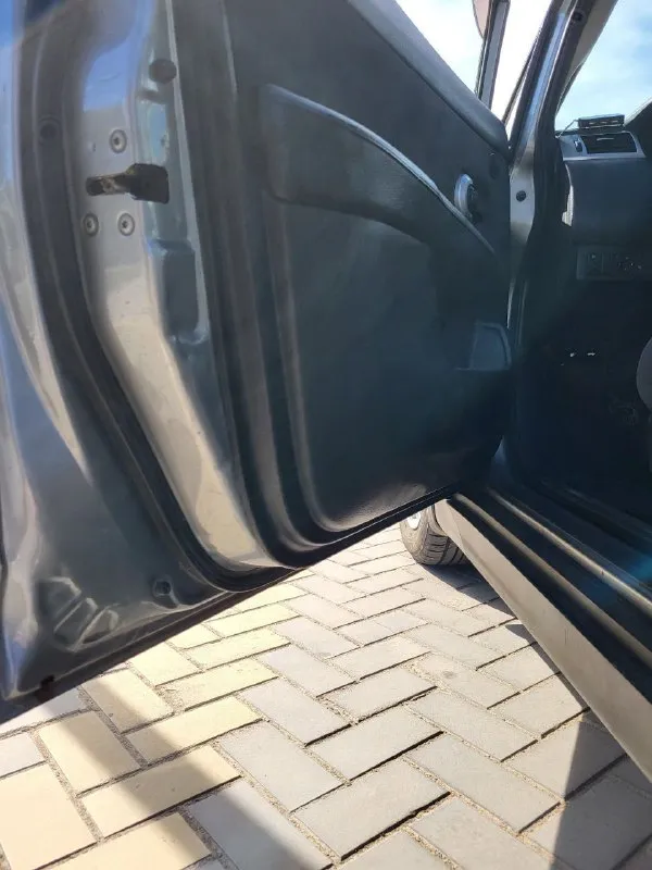 Nissan tiida (ниссан тиида) 2008 год, в хорошем состоянии, два хозяина и чистая автотека. двигатель 1.6 на механике, работают отлично, ходовая вся сделанная, кузов очень достойный, новая резина. много лет в одних руках, хозяйская машина. всё работает как надо. цена 620000 рублей, торг. донецк +79494077671 николай - фотография - 9