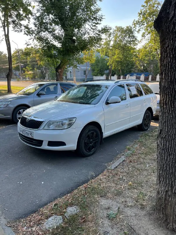Шкода октавия универсал 2012 года 1,6 бензин, механика, 4 стеклоподъемника, кондиционер, датчик свет... - фотография