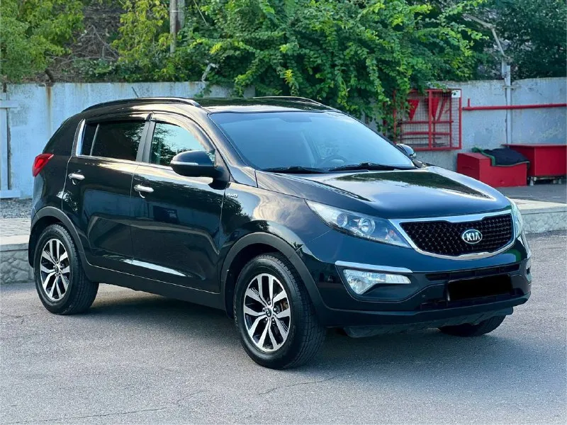 Kia sportage
Год-2014
Пробег-144.000
Мотор-2.0
Коробка-автомат
Цена-1.380.000 торг-обмен
Номер- +79497546213
Автомобиль в идеальном состоянии
Кузов без дефектов. Ходовая часть без нареканий.
Мотор работает идеально, замена масла каждые 6 тысяч км,
Коробка переключает плавно.
Авто вложений не требует, от слова совсем. Ухоженный кожаный салон, в машине не курили, мультимедиа с блютуз, камера заднего вида,
Двух зонный климат, мультируль, полный электро пакет, датчик света и дождя, круиз контроль, электро регулировка зеркал, подогрев сидений, помощь при парковке
За машину не стыдно, вин по запросу ! - фотография - 1