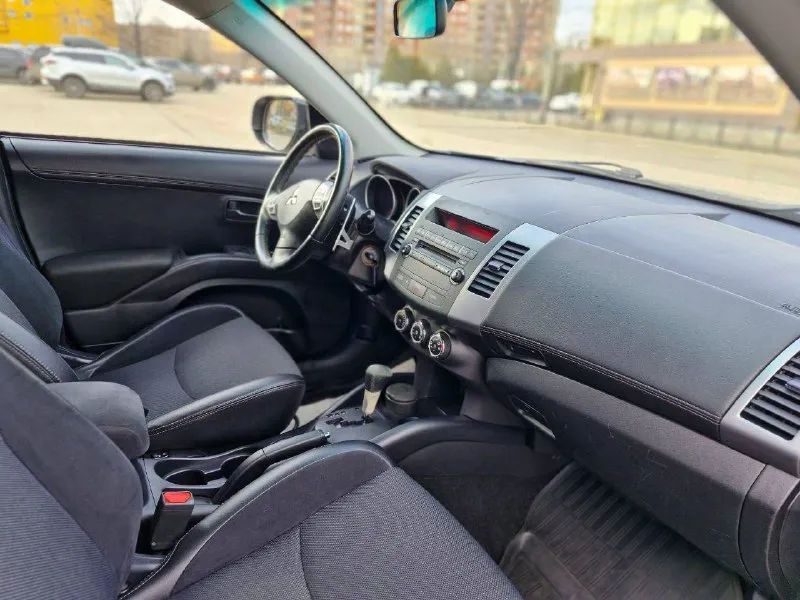 Mitsubishi аутлендер xl. 2.0 акпп 2010г. в. рестайлинг. отличное состояние как внешне, так и технически. чистый ухоженный салон. автомобиль не требует срочных вложений. двигатель работает без посторонних звуков. не дымит. кпп без пинков и рывков. по ходовой тоже без каких либо замечаний. автотека полностью зелёная без дтп и расчетов. заинтересованным скину бесплатно по запросу, если нужно. юридически чистая без ограничений. могу присутствовать с вами в гибдд для перерегистрации. продажа за наличные. обмен не интересует. комплект зимней резины отдам с автомобилем. более подробно расскажу по телефону. авто в кировском районе донецка. цена 1 220 000 р. торг возле автомобиля. +79491452569 вадим. звоните договоримся. 📲 tg: @july_prosmm 📞 звоните: +7(949)1452569 - фотография - 6