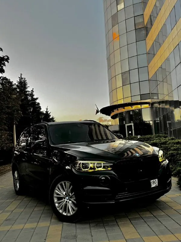 Продам bmw x5 2015 года выпуска возможен обмен машина в заводском окрасе! 2 владельца! готов к любым... - фотография