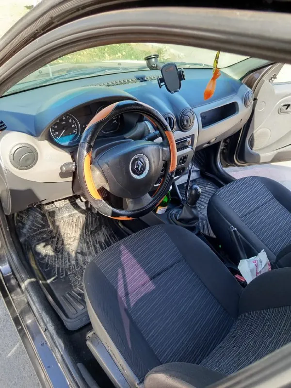 Продам renault logan 1.6 рест 2011год в отличном состоянии. звоните по +7(949)3314833 нахожусь в г. амвросиевка осмотр в любое время. цена 515тыс руб торг простая надежная машинка состояние сел и поехал. салон чистый кузов не гнилой не ржавый. звоните договоримся. (собственник) 📞 звоните: +7(949)3314833 - фотография - 4