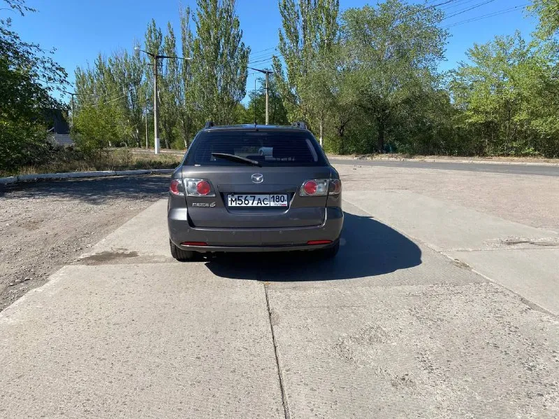 Продам мазда 6 2006 год мотор 2.0 механика пробег 210 тыс км оригинал, цена 640₽ авто в отличном техническом состоянии, весь обслужен, просторный семейный автомобиль, ухоженный салон, автомобиль официальный, один владелец с автосалона, экономный все вопросы по тел +79494936731 находиться в макеевке - фотография - 3