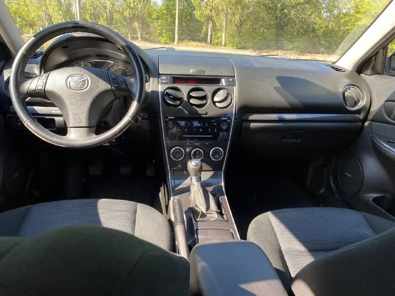 Продам мазда 6 2006 год мотор 2.0 механика пробег 210 тыс км оригинал, цена 640₽ авто в отличном техническом состоянии, весь обслужен, просторный семейный автомобиль, ухоженный салон, автомобиль официальный, один владелец с автосалона, экономный все вопросы по тел +79494936731 находиться в макеевке - фотография - 8