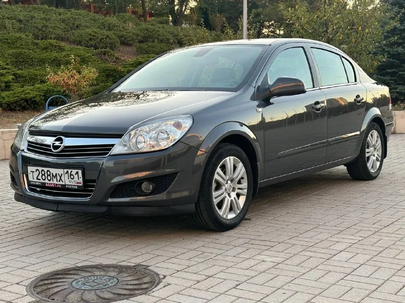Opel astra н рестайлинг. кузов оцинкован. год 2010. пробег 176т. км. объем 1.6 коробка механика. комплектация косма. 1 хозяин. авто в прекрасном состоянии обслуженный вложений не требует по кузову без дефектов всё как на фото, салон целый не поцарапан не порван состояние новой машины, двигатель работает тихо ровно без замечаний, ходовая часть вся исправно без лишних шумов, климат работает холодит, в комплектации имеется круизконтроль мультируль климат контроль датчик дождя датчик света парктроники покровки подлокотник кожаный салон хорошая летняя резина литые диски автомобиль покупался в ростове-на-дону новым экспортировался одним хозяином без дтп вся база чистая птс оригинал документы в полном порядке. г. мариуполь. цена 630 т, руб. тел : +7 (949) 580-62-90 тел : +7 961 313 02 22 - фотография - 5