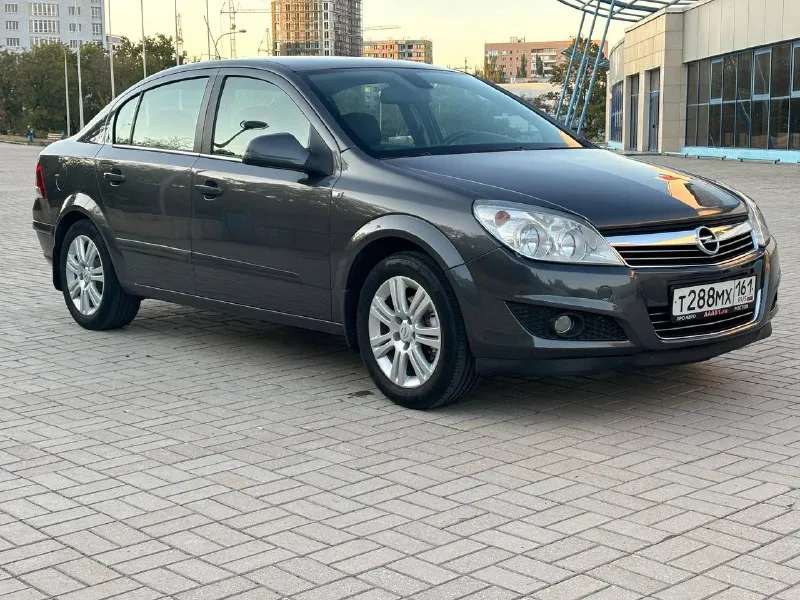 Opel astra н рестайлинг. кузов оцинкован. год 2010. пробег 176т. км. объем 1.6 коробка механика. комплектация косма. 1 хозяин. авто в прекрасном состоянии обслуженный вложений не требует по кузову без дефектов всё как на фото, салон целый не поцарапан не порван состояние новой машины, двигатель работает тихо ровно без замечаний, ходовая часть вся исправно без лишних шумов, климат работает холодит, в комплектации имеется круизконтроль мультируль климат контроль датчик дождя датчик света парктроники покровки подлокотник кожаный салон хорошая летняя резина литые диски автомобиль покупался в ростове-на-дону новым экспортировался одним хозяином без дтп вся база чистая птс оригинал документы в полном порядке. г. мариуполь. цена 630 т, руб. тел : +7 (949) 580-62-90 тел : +7 961 313 02 22 - фотография - 6