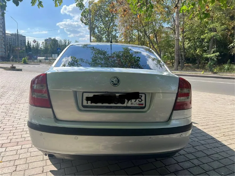 Skoda octavia 2008 года выпуска пробег 180 000 км сборка чехия двигатель 1.6 mpi самый надёжный и простой восьми клапан коробка механика в дтп не участвовала всё стёкла оригинал включая лобовое кондиционер рабочий по кузову нареканий нет за всё время владели 2 хозяина все вопросы по телефону цена 780 000 тысяч рублей +79493929882 - фотография - 3