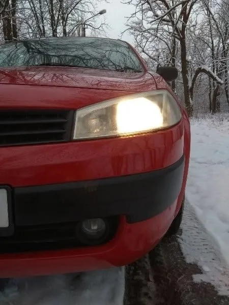 Продам renault megane 2 universal, год выпуска: 2004, пробег: 180 000 км. машина хозяйская, сел и поехал, довезет уверенно и с комфортом. коробка передач: механическая, объем двигателя: 1 598 см³ расход топлива: 6 л/100км лакокрасочное покрытие: незначительные следы эксплуатации (мелкие царапины, сколы) техническое состояние:технически исправна, гаражное хранение. комфорт: кондиционер, электропакет, эл. стеклоподъемники, тонирование стёкол, подогрев зеркал, подогрев сидений, датчик света, мультируль, бортовой компьютер, усилитель руля, датчик дождя, запуск кнопкой мультимедиа: aux, cd, usb безопасность: abs, подушка безопасности (airbag), центральный замок. резина лето, зима полный комплект так же идет с машиной, резина в отличном состоянии. цена 600000 рос. руб. торг у капота. ☎️ +79493185083 📞 звоните: +7(949)3185083 - фотография - 3