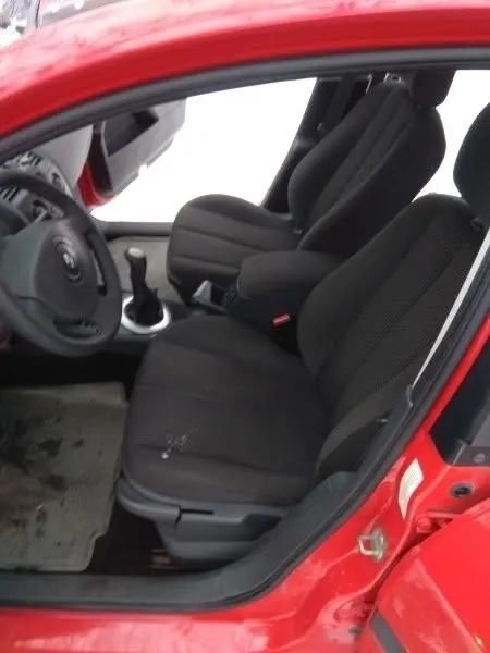 Продам renault megane 2 universal, год выпуска: 2004, пробег: 180 000 км. машина хозяйская, сел и поехал, довезет уверенно и с комфортом. коробка передач: механическая, объем двигателя: 1 598 см³ расход топлива: 6 л/100км лакокрасочное покрытие: незначительные следы эксплуатации (мелкие царапины, сколы) техническое состояние:технически исправна, гаражное хранение. комфорт: кондиционер, электропакет, эл. стеклоподъемники, тонирование стёкол, подогрев зеркал, подогрев сидений, датчик света, мультируль, бортовой компьютер, усилитель руля, датчик дождя, запуск кнопкой мультимедиа: aux, cd, usb безопасность: abs, подушка безопасности (airbag), центральный замок. резина лето, зима полный комплект так же идет с машиной, резина в отличном состоянии. цена 600000 рос. руб. торг у капота. ☎️ +79493185083 📞 звоните: +7(949)3185083 - фотография - 5