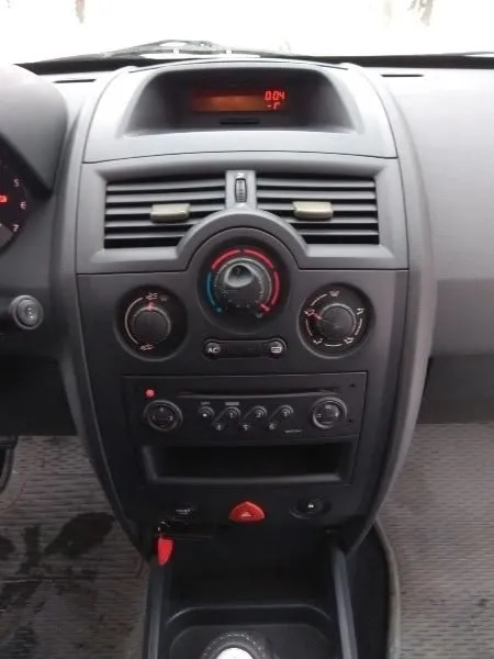 Продам renault megane 2 universal, год выпуска: 2004, пробег: 180 000 км. машина хозяйская, сел и поехал, довезет уверенно и с комфортом. коробка передач: механическая, объем двигателя: 1 598 см³ расход топлива: 6 л/100км лакокрасочное покрытие: незначительные следы эксплуатации (мелкие царапины, сколы) техническое состояние:технически исправна, гаражное хранение. комфорт: кондиционер, электропакет, эл. стеклоподъемники, тонирование стёкол, подогрев зеркал, подогрев сидений, датчик света, мультируль, бортовой компьютер, усилитель руля, датчик дождя, запуск кнопкой мультимедиа: aux, cd, usb безопасность: abs, подушка безопасности (airbag), центральный замок. резина лето, зима полный комплект так же идет с машиной, резина в отличном состоянии. цена 600000 рос. руб. торг у капота. ☎️ +79493185083 📞 звоните: +7(949)3185083 - фотография - 6