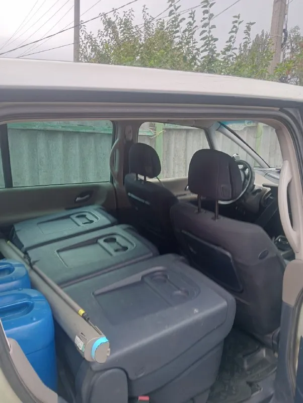 Renault эспейс 4 2005 года. 2.0 бензин. плюс стоит пропан, вписан в птс. пятиместный, два комплекта резины с дисками. лето-17, зима -16 дюймов. 500000 руб. +7 949 338 47 25 владимир. машина в горловке. 📞 звоните: +7(949)3384725 - фотография - 5