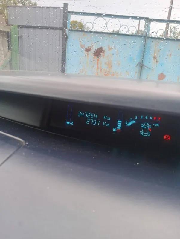 Renault эспейс 4 2005 года. 2.0 бензин. плюс стоит пропан, вписан в птс. пятиместный, два комплекта резины с дисками. лето-17, зима -16 дюймов. 500000 руб. +7 949 338 47 25 владимир. машина в горловке. 📞 звоните: +7(949)3384725 - фотография - 7