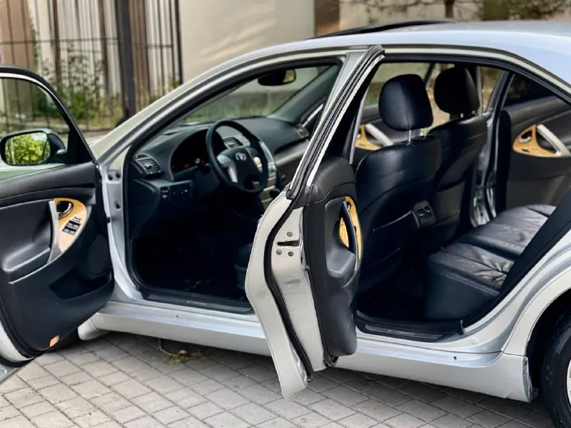 🚀 camry40 один владелец 🔥 птс оригинал ! ❇️ чистая японка ! 🏯 tayota camry 40 🇯🇵 с надежным мотор 2.4 бензин приобреталась в автосалоне города 🏯донецка авто совершенно местное ! ❇️ сейчас стоит на 180 регионе своевременно обслуживание машины ! имеется три ключа сигнализация с автозапуском магнитола с навигацией и камерой заднего вида рабочей, что очень помогает парковаться ! обслуженный совсем не давно газовое оборудование ходовая огонь 🔥 имеется два комплекта колес зима-лето зима на r16 лето на красивых r17 гаражное хранение по кузову имеются возрастные моменты есть притертости не стали убирать все эти моменты так как родная краска ! крашено всего два элемента на авто просто косметика ничего критичного! все легко можно проверить пробег 260.000км автотека 🌿 год выпуска 2007 по документам оформлена на меня я вледелец ! приветствуется полное переоформления и сопровождения в мрэо ! цена 995.000₽ приятный торг у капота автомобиля ! звоните по номеру телефона : +7-949-378-26-62 - фотография - 7