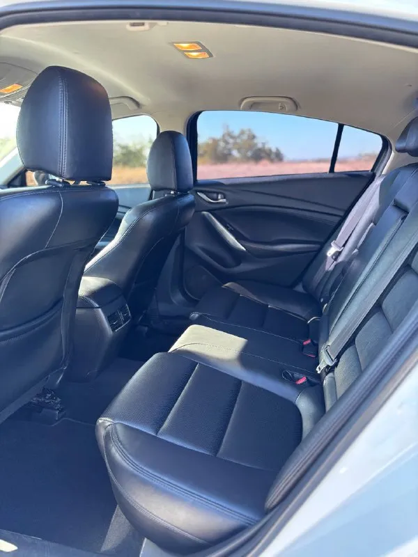 Продам! mazda 6 gj комплектация-touring год - 2017 мотор - 2.5 at пробег - 118000 автомобиль своевременно обслуживается. r-19 диски -двухзонный климат -круиз контроль -обогрев передних сидений -мульти руль - датчики дождя и света - электропривод водительского сиденья -камера заднего вида цена 1990000 хороший торг у капота звоните +79493241169 осмотр г. снежное - фотография - 6