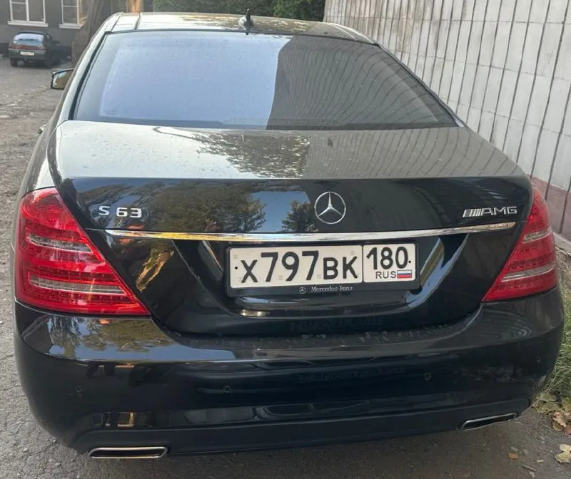 Продам: mercedes benz s klass год: 2010 объем: 5.5 (388л/с) пробег: 280.000 привод: задний собственник, автомобиль чист, без штрафов, залогов, осмотр в макеевке или по договорённости. цена: 1.9 🍋 - самым быстрым отличный торг, любые предложения 🔥 продажа в связи с приобретением другого автомобиля. остальные вопросы: моб. : +79495084061 тг: +380715084061 📲 tg: ваня 📞 звоните: +7(949)5084061 - фотография - 2