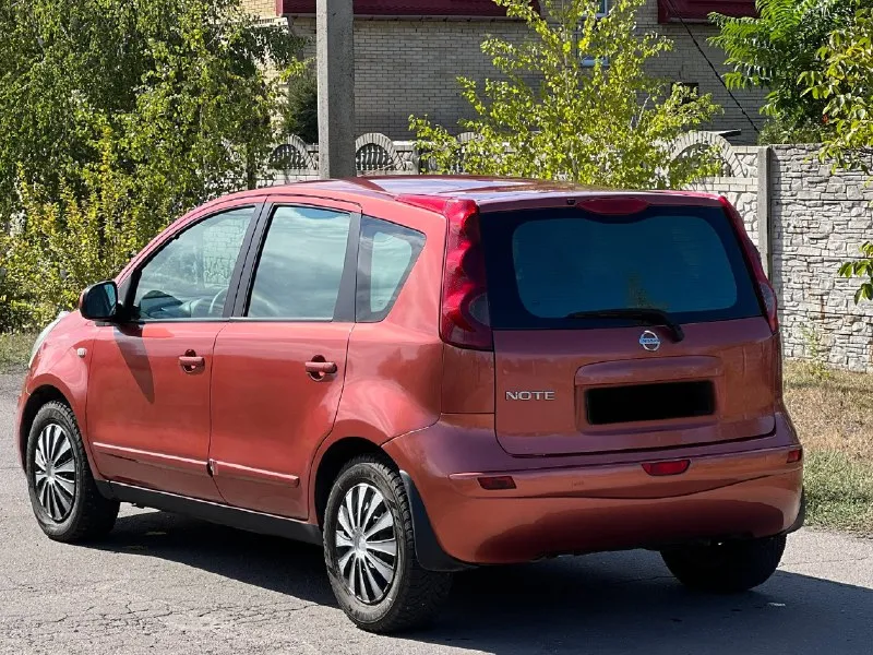 ‼️продам‼️ nissan note год: 2006 : 1.6 коробка: автомат привод: передний автомобиль в отличном состоянии как по кузов, так и по технике. документы так же чистые, переоформление без проблем. работает четко, не троит, едет хорошо. днище, стаканы, арки в отличном состоянии кондиционер рабочий, центральный замок, стеклоподъемники, бортовой компьютер, гур. видеообзор могу скинуть по запросу цена: 520.000 торг у капота обращаться по номеру тел: +79495130731 или в л. с 📞 звоните: +7(949)5130731 - фотография - 4