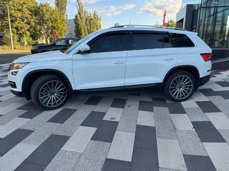 Продам шкода кодиак,2019года,215000км пробег,2.0 дизель, полный привод, в отличном состоянии, мотор, коробка, на 5+, по кузову все в родне, машина в донецке, переофомление в мрэо без проблем, вы будите 3м хозяином, цена 2800000,. , +79495089339 - фотография - 7