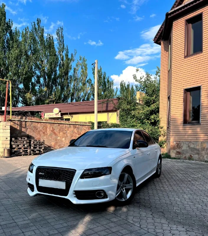 Audi a4 s-line редкая комплектация! - 1.8 турбо, в хорошем состоянии! коробка - автомат в идеальном состоянии! пробег-реальный пробег авто 196 тыс! год - 2008 колеса - зима и лето комплектация - самая жирная s-line цена -1280🍋 все вопросы +79494069618 состояние очень хорошие, комплектация s-line настоящая не просто наклейки. музыка bang & olufsen audi достойный чистый звук. сидение s-line очень удобное и комфортное, все в черной алькантаре и потолок тоже, машина полностью напичкана разной электроникой и главное что все идеально работает. всегда вовремя обслуживался качественным маслом и фильтрами и все запчасти только хорошие покупались и всегда вовремя. audi для ценителей немецкого автопрома, кто купит будет очень довольный ! 📞 звоните: +7(949)4069618 - фотография - 2