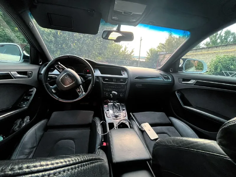 Audi a4 s-line редкая комплектация! - 1.8 турбо, в хорошем состоянии! коробка - автомат в идеальном состоянии! пробег-реальный пробег авто 196 тыс! год - 2008 колеса - зима и лето комплектация - самая жирная s-line цена -1280🍋 все вопросы +79494069618 состояние очень хорошие, комплектация s-line настоящая не просто наклейки. музыка bang & olufsen audi достойный чистый звук. сидение s-line очень удобное и комфортное, все в черной алькантаре и потолок тоже, машина полностью напичкана разной электроникой и главное что все идеально работает. всегда вовремя обслуживался качественным маслом и фильтрами и все запчасти только хорошие покупались и всегда вовремя. audi для ценителей немецкого автопрома, кто купит будет очень довольный ! 📞 звоните: +7(949)4069618 - фотография - 7