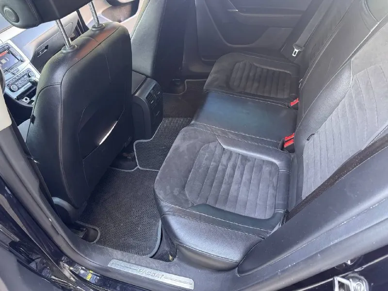 Volkswagen passat b7 1.8 tsi
Кпп - роботизированная 7ст
Пробег - 163.555km
Цена - 1.250.000₽
Год выпуска - 2011
Тел. - +79494198582
Если не отвечаю на него звоните на второй номер: +79495791941
Автомобиль в хорошем состоянии, с родным пробегом. По кузову есть коцки от камней и небольшие рыжики. Техническая часть на 5+ полностью обслужена и не требует никаких вложений. Двигатель работает идеально, без каких либо посторонних звуков. Коробка переключает плавно. Комплектация: двухзонный климат-контроль; комбинированный салон (кожа+алькантара) подогревы передних сидений; эл. Складываемые зеркала с эл. Регулировкой; парктроники перед, зад; мультируль; 17 диски с шикарной резиной continental (отьездила два сезона) вместе с машиной отдаю зимнюю резину continental (отьездила 2 месяца зимой) с дисками; 2 пары ключей; сигнализация старлайн; датчик света и дождя; недавно поставил би-лед модули, свет шикарный.
Продаю в связи с покупкой другой машины. Все интересующие вопросы задавайте по телефону, могу сразу не ответить, но как увижу, перезвоню - фотография - 3