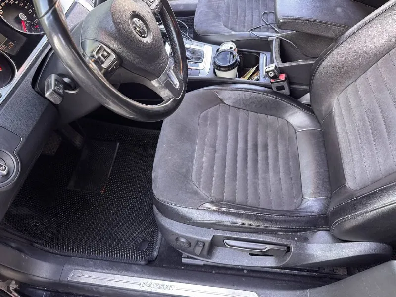 Volkswagen passat b7 1.8 tsi
Кпп - роботизированная 7ст
Пробег - 163.555km
Цена - 1.250.000₽
Год выпуска - 2011
Тел. - +79494198582
Если не отвечаю на него звоните на второй номер: +79495791941
Автомобиль в хорошем состоянии, с родным пробегом. По кузову есть коцки от камней и небольшие рыжики. Техническая часть на 5+ полностью обслужена и не требует никаких вложений. Двигатель работает идеально, без каких либо посторонних звуков. Коробка переключает плавно. Комплектация: двухзонный климат-контроль; комбинированный салон (кожа+алькантара) подогревы передних сидений; эл. Складываемые зеркала с эл. Регулировкой; парктроники перед, зад; мультируль; 17 диски с шикарной резиной continental (отьездила два сезона) вместе с машиной отдаю зимнюю резину continental (отьездила 2 месяца зимой) с дисками; 2 пары ключей; сигнализация старлайн; датчик света и дождя; недавно поставил би-лед модули, свет шикарный.
Продаю в связи с покупкой другой машины. Все интересующие вопросы задавайте по телефону, могу сразу не ответить, но как увижу, перезвоню - фотография - 4