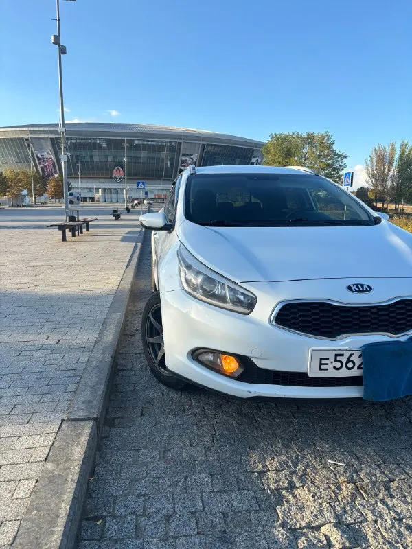 Продам автомобиль, kia ceed 2012 года выпуска, я второй владелец, машина в технически исправном сост... - фотография