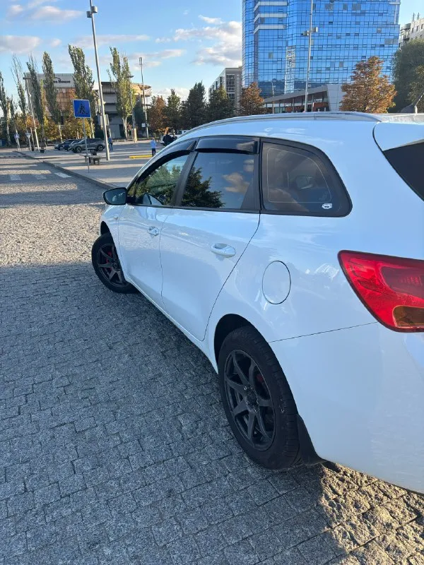 Продам автомобиль, kia ceed 2012 года выпуска, я второй владелец, машина в технически исправном состоянии, двигатель 1,6 в сочетании с механикой 6 ст. , пробег 150 тыс. на машине установлено гбо, на сидениях одеты чехлы, салон в отличном состоянии, комплектация с климатом, подогрев руля, зеркал и тд. , на кузове присутствуют возрастные коцки! машина не новая! но в очень хорошем состоянии!!! цена 1млн.50 тыс рублей. торг присутствует! тел +79493334076 территориально донецк калининский район! звоните поподробней расскажу! 📞 звоните: +7(949)3334076 - фотография - 3