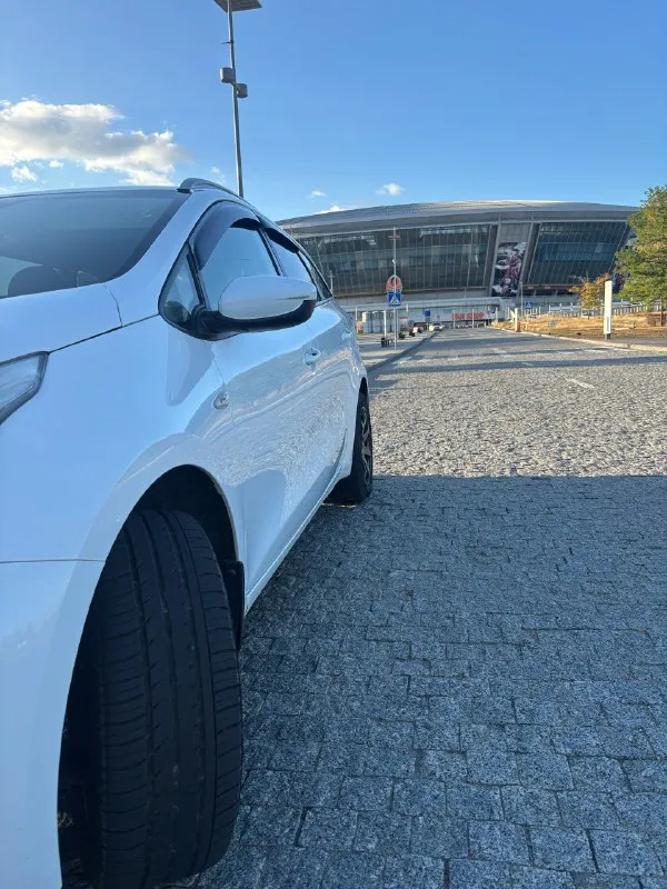 Продам автомобиль, kia ceed 2012 года выпуска, я второй владелец, машина в технически исправном состоянии, двигатель 1,6 в сочетании с механикой 6 ст. , пробег 150 тыс. на машине установлено гбо, на сидениях одеты чехлы, салон в отличном состоянии, комплектация с климатом, подогрев руля, зеркал и тд. , на кузове присутствуют возрастные коцки! машина не новая! но в очень хорошем состоянии!!! цена 1млн.50 тыс рублей. торг присутствует! тел +79493334076 территориально донецк калининский район! звоните поподробней расскажу! 📞 звоните: +7(949)3334076 - фотография - 9