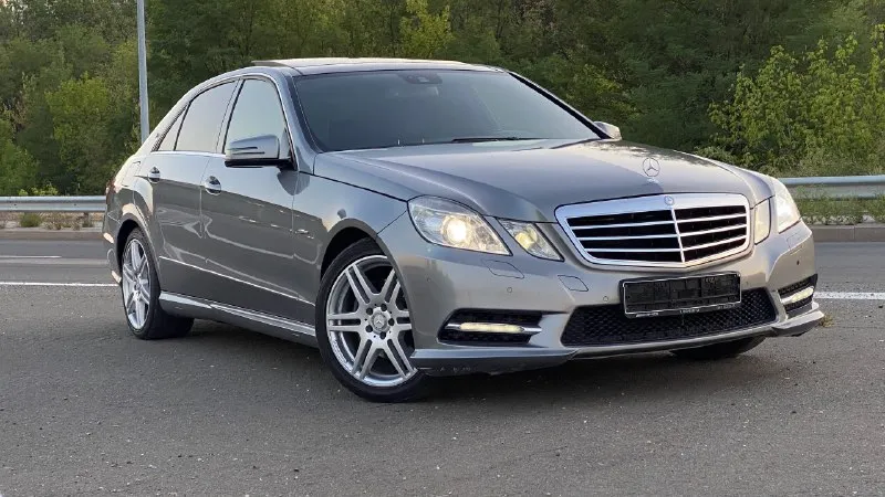 Mercedes benz w212 автомобиль в идеальном состоянии, не бит не крашен! готов на любые проверки за ваш счет! весь передок со стойками, ручками и зеркалами в качественной броне пленке. автомобиль весь обслужен, не требует ни малейших вложений, масла и фильтра новые. максимальная комплектация. amg обвес заводской. amg диски оригинал r18! панорама!двигатель и коробка работают идеально, двигатель без турбин самый надежный атмосферный. (двигатель 276.952 чугунный) кто знает тот поймет, в паре с коробкой автомат 7g-tronic. кузов в идеальном состоянии салон как новый ни потертостей ни дыр, в салоне не курят. в общем приезжайте на осмотр и сами убедитесь в качестве этого автомобиля! с документами полный порядок любой вид оформления. двигатель 3.5 (бензин) коробка автомат год 2012 цена 1.650.000₽ торг присутствует только при осмотре автомобиля! 📱+79494748264 +79886224342 телеграмм ⬆️ вотсап ⬆️ 📞 звоните: +7(949)4748264 - фотография - 10