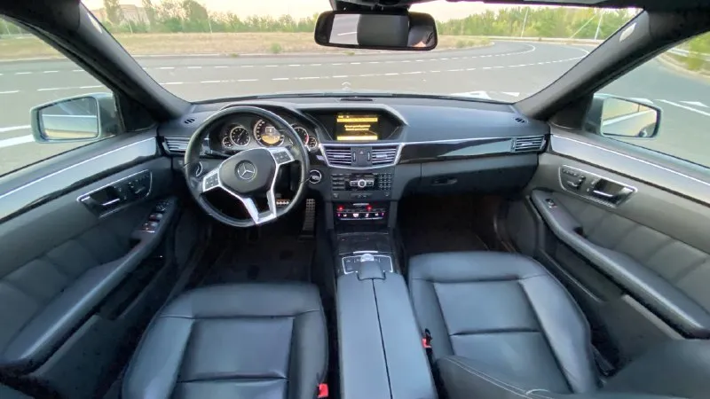 Mercedes benz w212 автомобиль в идеальном состоянии, не бит не крашен! готов на любые проверки за ваш счет! весь передок со стойками, ручками и зеркалами в качественной броне пленке. автомобиль весь обслужен, не требует ни малейших вложений, масла и фильтра новые. максимальная комплектация. amg обвес заводской. amg диски оригинал r18! панорама!двигатель и коробка работают идеально, двигатель без турбин самый надежный атмосферный. (двигатель 276.952 чугунный) кто знает тот поймет, в паре с коробкой автомат 7g-tronic. кузов в идеальном состоянии салон как новый ни потертостей ни дыр, в салоне не курят. в общем приезжайте на осмотр и сами убедитесь в качестве этого автомобиля! с документами полный порядок любой вид оформления. двигатель 3.5 (бензин) коробка автомат год 2012 цена 1.650.000₽ торг присутствует только при осмотре автомобиля! 📱+79494748264 +79886224342 телеграмм ⬆️ вотсап ⬆️ 📞 звоните: +7(949)4748264 - фотография - 6