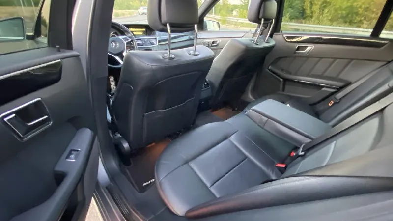 Mercedes benz w212 автомобиль в идеальном состоянии, не бит не крашен! готов на любые проверки за ваш счет! весь передок со стойками, ручками и зеркалами в качественной броне пленке. автомобиль весь обслужен, не требует ни малейших вложений, масла и фильтра новые. максимальная комплектация. amg обвес заводской. amg диски оригинал r18! панорама!двигатель и коробка работают идеально, двигатель без турбин самый надежный атмосферный. (двигатель 276.952 чугунный) кто знает тот поймет, в паре с коробкой автомат 7g-tronic. кузов в идеальном состоянии салон как новый ни потертостей ни дыр, в салоне не курят. в общем приезжайте на осмотр и сами убедитесь в качестве этого автомобиля! с документами полный порядок любой вид оформления. двигатель 3.5 (бензин) коробка автомат год 2012 цена 1.650.000₽ торг присутствует только при осмотре автомобиля! 📱+79494748264 +79886224342 телеграмм ⬆️ вотсап ⬆️ 📞 звоните: +7(949)4748264 - фотография - 7