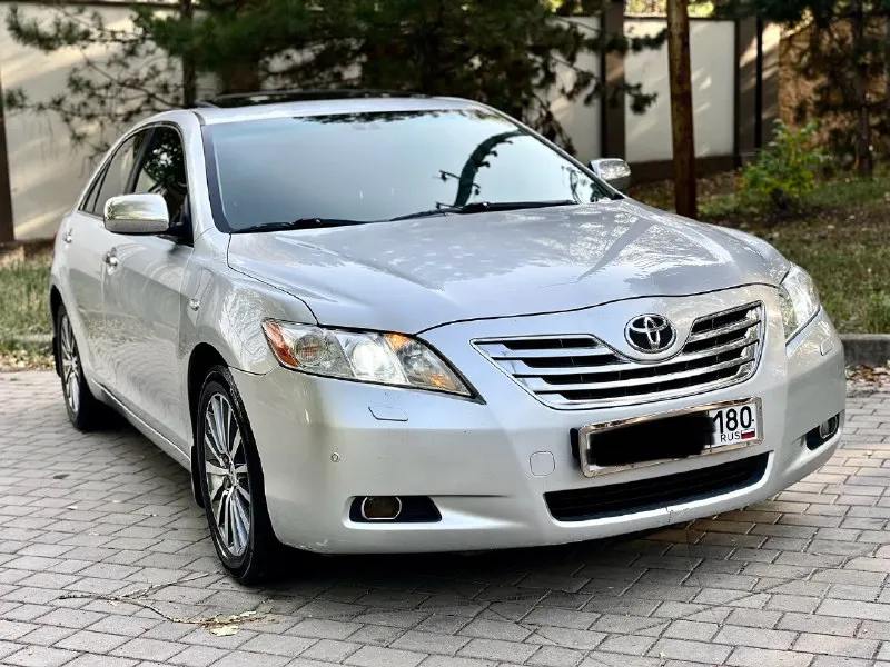В продаже легендарный седан 🚀 один владелец 🔥 птс оригинал ! ❇️ чистая японка ! 🏯 tayota camry 40 🇯🇵 с надежным мотор 2.4 бензин и хорошей 🚀 не убиваемой коробкой автомат aisin ✅ приобреталась в автосалоне города 🏯донецка авто совершенно местное ! ❇️ сейчас стоит на 180 регионе своевременно обслуживание машины ! имеется три ключа сигнализация с автозапуском магнитола с навигацией и камерой заднего вида рабочей, что очень помогает парковаться ! обслуженный совсем не давно газовое оборудование ходовая огонь 🔥 имеется два комплекта колес зима-лето зима на r16 лето на красивых r17 гаражное хранение по кузову имеются возрастные моменты есть притертости не стали убирать все эти моменты так как родная краска ! крашено всего два элемента на авто просто косметика ничего критичного! все легко можно проверить пробег 260.000км автотека 🌿 год выпуска 2007 по документам оформлена на меня я вледелец ! приветствуется полное переоформления и сопровождения в мрэо ! ц 📞 звоните: +7(949)3782662 - фотография - 5
