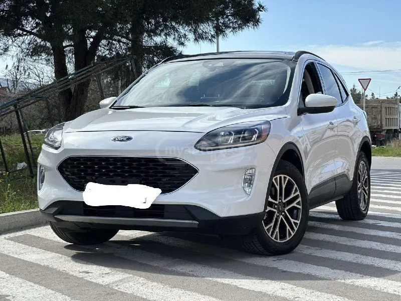 Продаю ford escape 1.5 2020(ноябрь) в богатой комплектации: панорамная крыша, полный привод, кожаный... - фотография
