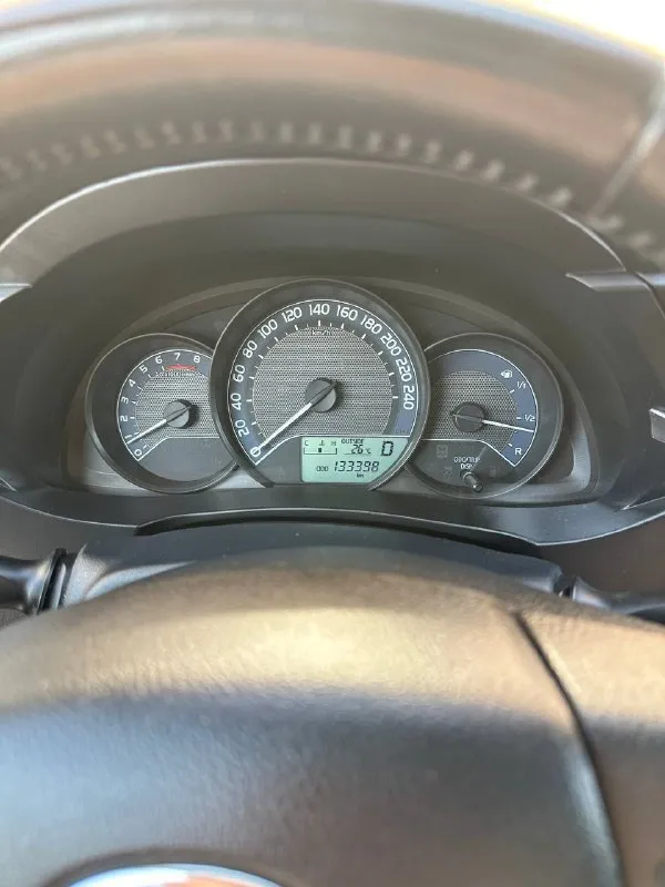 Продаю тоyota corolla 2015 г. в автомат в идеальном состоянии не бита не крашена не подкрашена 200% 134.000 родного подверженного пробега нет ни сколов ни вмятин ни царапин все стекла родные включая лобовое работает каждая кнопочка все фильтра и масла заменены надежное ухоженное авто с прозрачной историей из недостатков ( подмят порог 10см на фото видно ) хозяин цена 1.410.000 тогда нет тел +7 (949) 630-76-48 +79051013325 +380950317809 телеграмм 📲 tg: @marinka3281 📞 звоните: +7(949)6307648 - фотография - 6