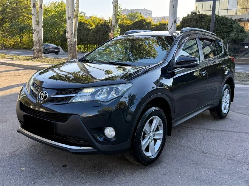 Продам toyota rav4 2.0 бензин год выпуска 2013 состояние идеальное. без вмятин царапин и рыжиков сер... - фотография