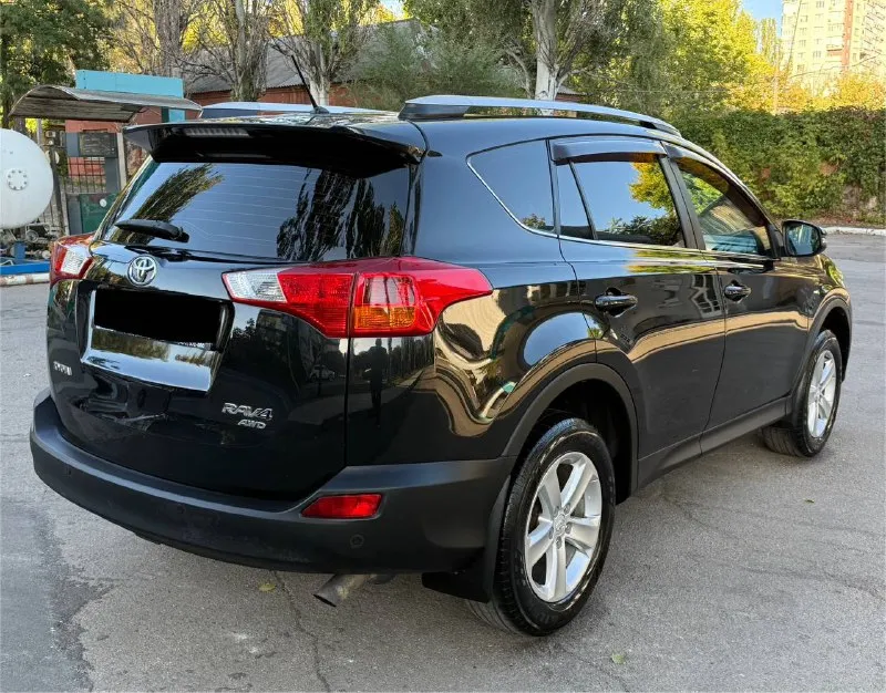 Продам toyota rav4 2.0 бензин год выпуска 2013 состояние идеальное. без вмятин царапин и рыжиков сервисные книги. сигнализация pandora парктроники камера заднего хода вложений не требует! любое оформление! я втарой хозяин! салон не затертый не порваный авто полностью обслужена до мелочей полный привод работает! мотор работает ровно. коробка переключает идеально климат контроль работает все жидкости заменены! стекла все родные каждая кнопка работает) цена 1.790₽ торг. +7-949-794-46-27 остольные вопросы по телефону звоните в любое время. - фотография - 4