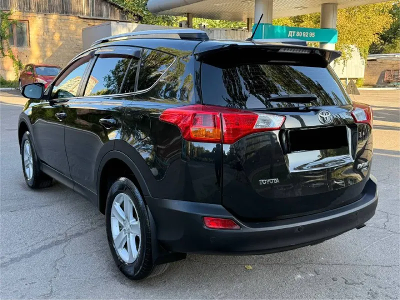 Продам toyota rav4 2.0 бензин год выпуска 2013 состояние идеальное. без вмятин царапин и рыжиков сервисные книги. сигнализация pandora парктроники камера заднего хода вложений не требует! любое оформление! я втарой хозяин! салон не затертый не порваный авто полностью обслужена до мелочей полный привод работает! мотор работает ровно. коробка переключает идеально климат контроль работает все жидкости заменены! стекла все родные каждая кнопка работает) цена 1.790₽ торг. +7-949-794-46-27 остольные вопросы по телефону звоните в любое время. - фотография - 5