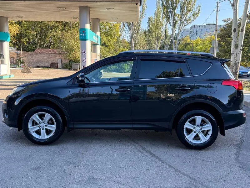 Продам toyota rav4 2.0 бензин год выпуска 2013 состояние идеальное. без вмятин царапин и рыжиков сервисные книги. сигнализация pandora парктроники камера заднего хода вложений не требует! любое оформление! я втарой хозяин! салон не затертый не порваный авто полностью обслужена до мелочей полный привод работает! мотор работает ровно. коробка переключает идеально климат контроль работает все жидкости заменены! стекла все родные каждая кнопка работает) цена 1.790₽ торг. +7-949-794-46-27 остольные вопросы по телефону звоните в любое время. - фотография - 6