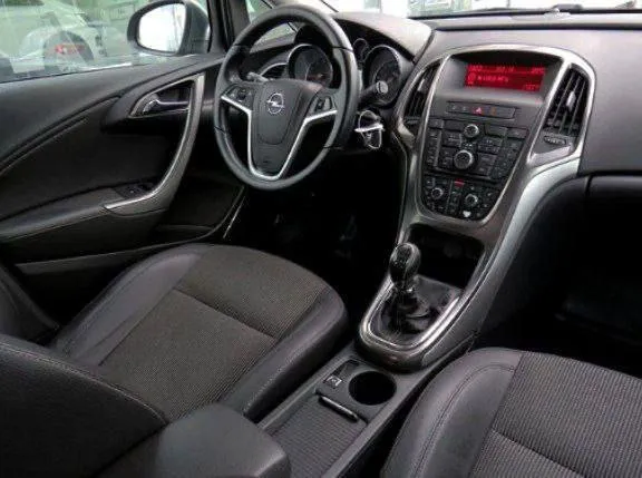 Opel astra j рейсталенг год выпуска 2012 конец, объем двигателя 1.6 16v кпп 5 ступенчатая родной пробег 158.000 т км один владелец, авто, всю жизнь, в одной семье, состояние кузова впечатляет рыжиков сколов и тд нет ! авто в отличном состояние в красивом цвете синий металлик, богатая комплектация, круиз контроль, двух зонный климат контроль, датчик света, датчик дождя, комбинированный салон, подогрев сидений, подогрев руля, подогрев стекла, полный электростеклопакет, парктроники, хорошая акустика, комплект резины с дисками, две пары заводских ключей, сервисные книжки и т. п, автомобиль без вложений! готов на любое сто я владелец по документам продаже с оформлением в мрэо осмотр г. донецк цена 815.000.р аргументированный торг номер телефона +7949-510-46-92 - фотография - 5